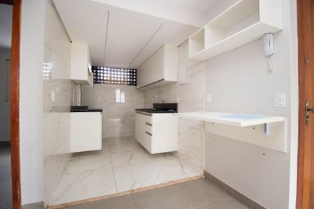 Apartamento para alugar com 45m², 2 quartos e sem vagaCozinha e Área de Serviço