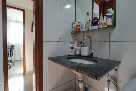 Apartamento à venda com 62m², 3 quartos e 1 vaga Apartamento à venda com 62m², 3 quartos e 1 vagaBanheiro Social