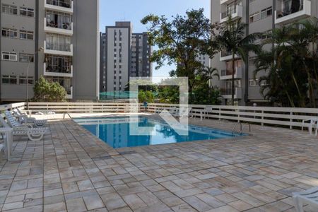 Apartamento à venda com 64m², 2 quartos e 1 vaga Apartamento à venda com 64m², 2 quartos e 1 vagaÁrea comum - Piscina