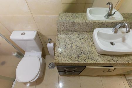 Apartamento à venda com 64m², 2 quartos e 1 vaga Apartamento à venda com 64m², 2 quartos e 1 vagaBanheiro