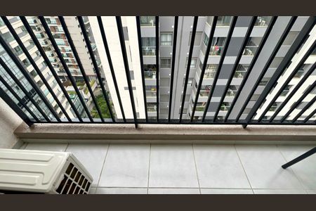 Varanda de kitnet/studio à venda com 1 quarto, 25m² em Pinheiros, São Paulo