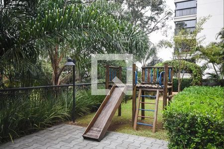 Apartamento à venda com 305m², 3 quartos e 4 vagas Apartamento à venda com 305m², 3 quartos e 4 vagasÁrea comum - Playground