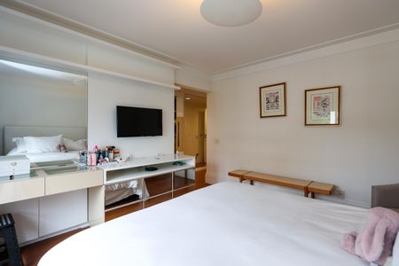 Apartamento à venda com 305m², 3 quartos e 4 vagas Apartamento à venda com 305m², 3 quartos e 4 vagasSuíte 1