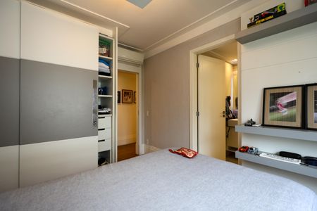 Apartamento à venda com 305m², 3 quartos e 4 vagas Apartamento à venda com 305m², 3 quartos e 4 vagasSuíte 2