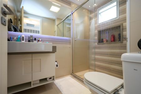 Apartamento à venda com 305m², 3 quartos e 4 vagas Apartamento à venda com 305m², 3 quartos e 4 vagasBanheiro da Suíte 2