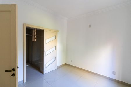 Apartamento à venda com 120m², 3 quartos e 1 vaga Apartamento à venda com 120m², 3 quartos e 1 vagaSuíte