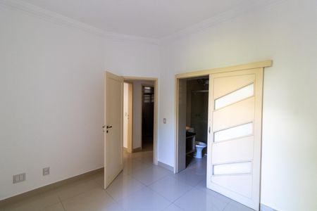 Apartamento à venda com 120m², 3 quartos e 1 vaga Apartamento à venda com 120m², 3 quartos e 1 vagaSuíte