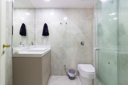 Apartamento à venda com 138m², 3 quartos e 2 vagas Apartamento à venda com 138m², 3 quartos e 2 vagasBanheiro da Suíte 2