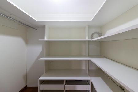 Apartamento à venda com 138m², 3 quartos e 2 vagas Apartamento à venda com 138m², 3 quartos e 2 vagasÁrea de serviço