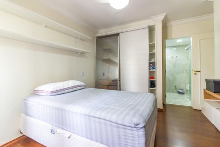 Apartamento à venda com 138m², 3 quartos e 2 vagas Apartamento à venda com 138m², 3 quartos e 2 vagasSuíte 2