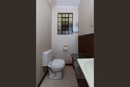 Casa à venda com 220m², 3 quartos e 3 vagasLavabo