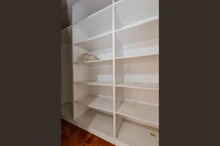 Casa à venda com 220m², 3 quartos e 3 vagasCloset do quarto 1
