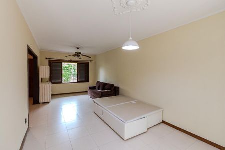 Casa à venda com 220m², 3 quartos e 3 vagasSala