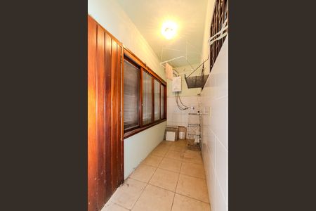 Casa à venda com 220m², 3 quartos e 3 vagasÁrea de Serviço