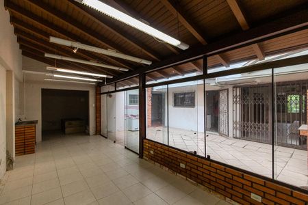 Casa à venda com 220m², 3 quartos e 3 vagasChurrasqueira
