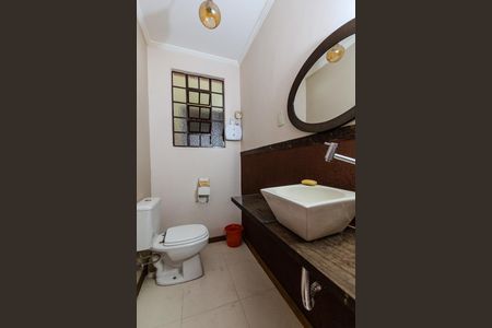 Casa à venda com 220m², 3 quartos e 3 vagasLavabo