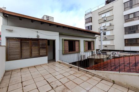 Casa à venda com 220m², 3 quartos e 3 vagasTerraço