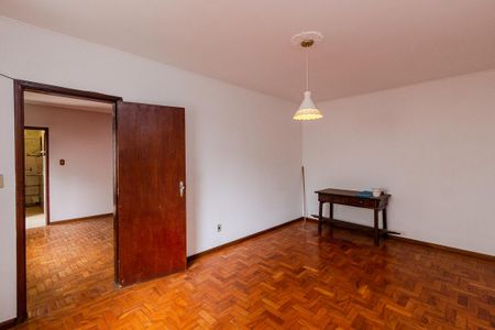 Casa à venda com 220m², 3 quartos e 3 vagasQuarto 2