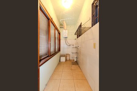 Casa à venda com 220m², 3 quartos e 3 vagasÁrea de Serviço