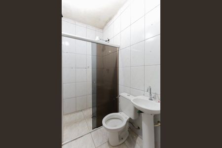 Banheiro da suíte de apartamento para alugar com 1 quarto, 30m² em Jardim Cecy, São Paulo