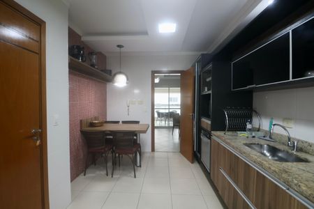 Apartamento para alugar com 148m², 4 quartos e 2 vagas Apartamento para alugar com 148m², 4 quartos e 2 vagasCozinha