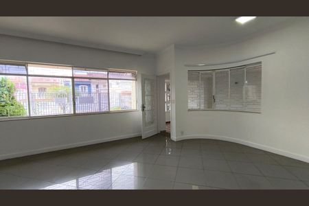 Casa à venda com 170m², 3 quartos e 4 vagasSala