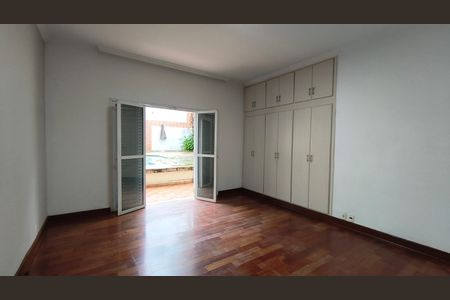 Casa à venda com 170m², 3 quartos e 4 vagasSuite