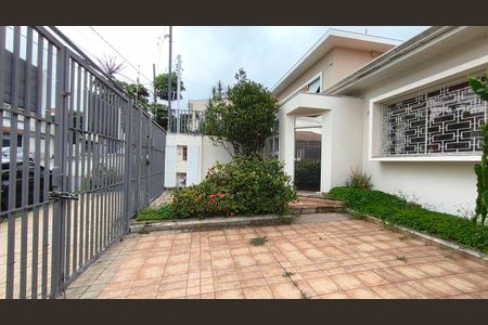 Casa à venda com 170m², 3 quartos e 4 vagasFachada 
