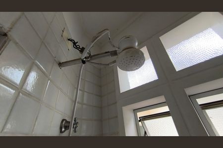 Casa à venda com 170m², 3 quartos e 4 vagasBanheiro de Serviço