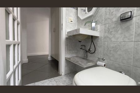 Casa à venda com 170m², 3 quartos e 4 vagasBanheiro 