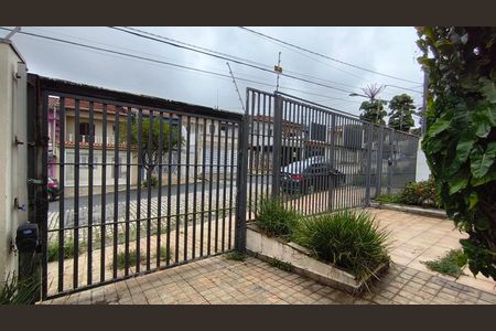 Casa à venda com 170m², 3 quartos e 4 vagasEntrada