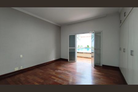 Casa à venda com 170m², 3 quartos e 4 vagasSuite