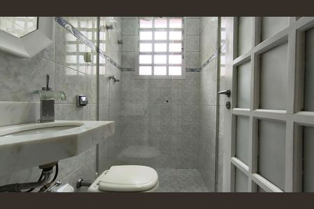 Casa à venda com 170m², 3 quartos e 4 vagasBanheiro 