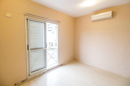 Casa de condomínio à venda com 180m², 3 quartos e 2 vagas Casa de condomínio à venda com 180m², 3 quartos e 2 vagasSuíte