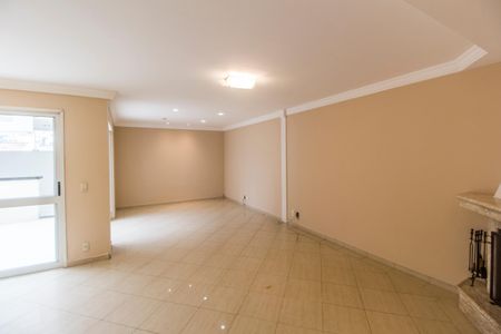 Sala  de casa de condomínio para alugar com 3 quartos, 180m² em Tamboré, Santana de Parnaíba