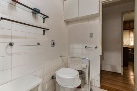 Apartamento à venda com 71m², 2 quartos e 1 vaga Apartamento à venda com 71m², 2 quartos e 1 vagaBanheiro