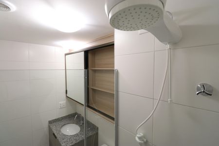 Banheiro de kitnet/studio para alugar com 1 quarto, 32m² em Pompeia, São Paulo