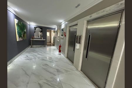 Apartamento para alugar com 80m², 2 quartos e 1 vagaHall de entrada