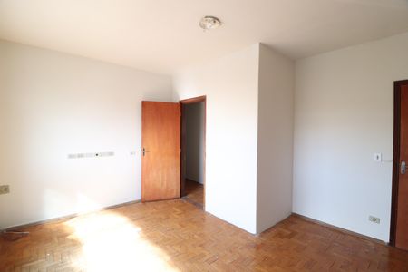 Sala de apartamento para alugar com 4 quartos, 105m² em Brasil, Uberlândia