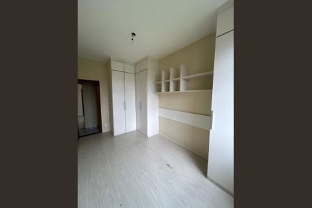 Quarto de apartamento para alugar com 3 quartos, 80m² em Vila Valqueire, Rio de Janeiro
