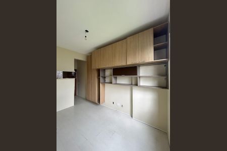 Quarto de apartamento para alugar com 3 quartos, 80m² em Vila Valqueire, Rio de Janeiro