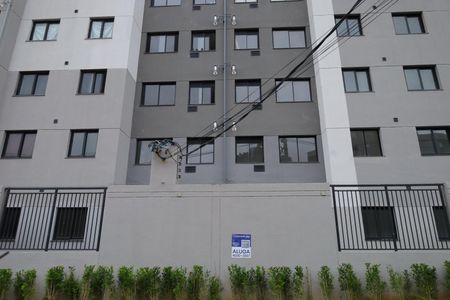 Apartamento para alugar com 38m², 2 quartos e sem vagaPlaca instalada na fachada do condomínio - Código da placa: YIXW-1744