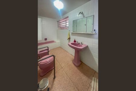 Casa à venda com 3 quartos, 316m² em Carmo, Belo Horizonte