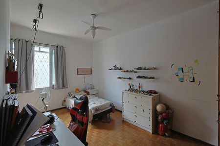Casa à venda com 316m², 5 quartos e 4 vagasQuarto