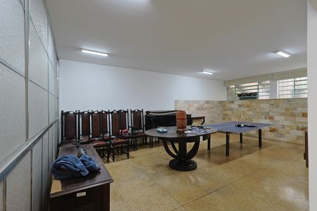 Casa à venda com 316m², 5 quartos e 4 vagasEdícula