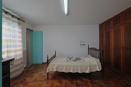 Casa à venda com 316m², 5 quartos e 4 vagasEdícula