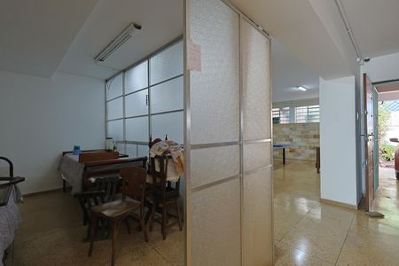 Casa à venda com 316m², 5 quartos e 4 vagasEdícula