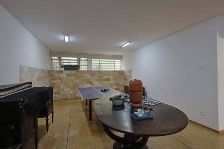 Casa à venda com 316m², 5 quartos e 4 vagasEdícula
