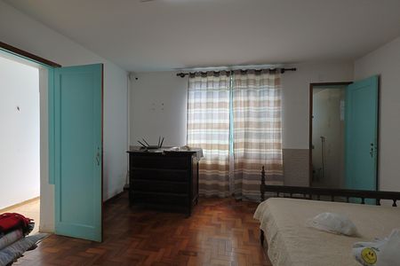 Casa à venda com 316m², 5 quartos e 4 vagasEdícula