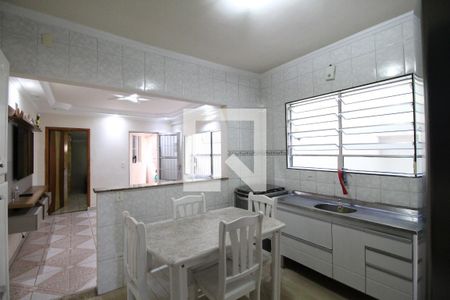 Casa para alugar com 100m², 3 quartos e 2 vagasCozinha
